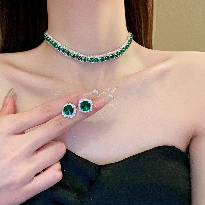 Emerald necklace + pair of earrings