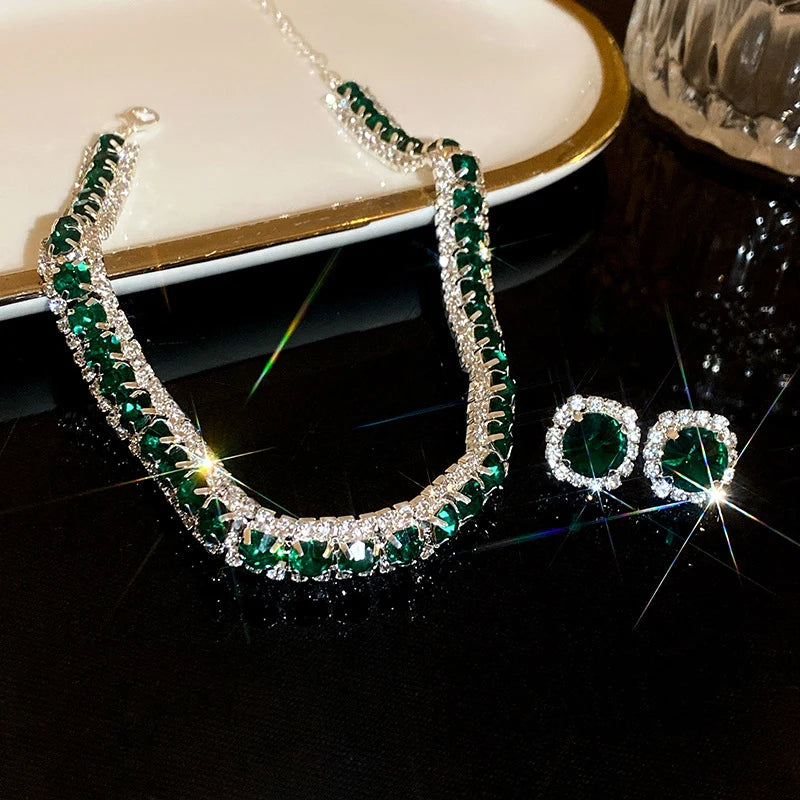 Emerald necklace + pair of earrings