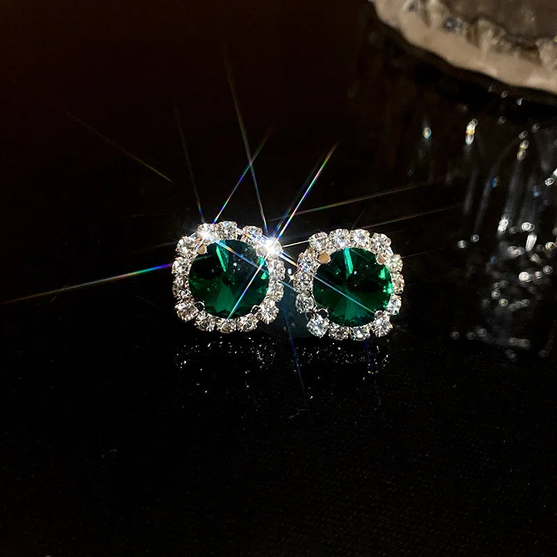 Emerald necklace + pair of earrings